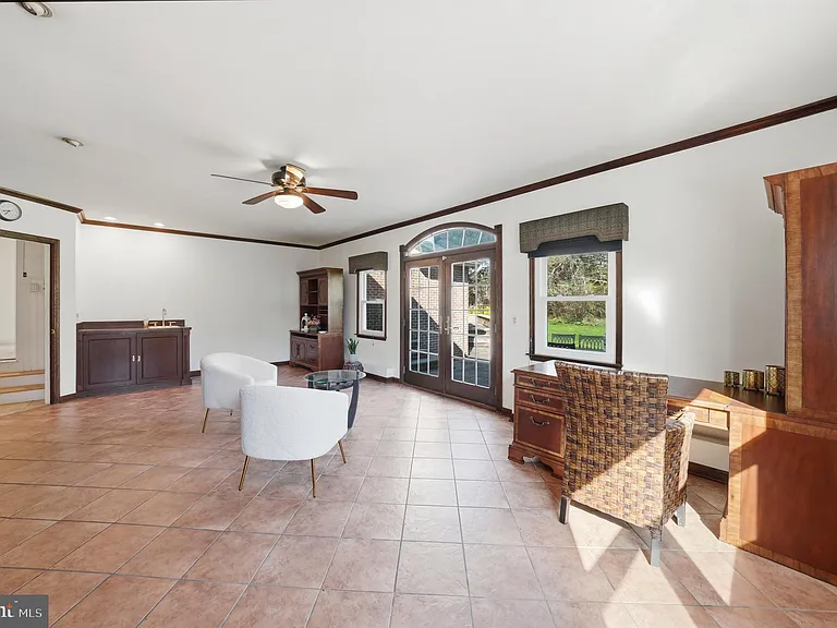 7 Monroe Pl — Photo 32