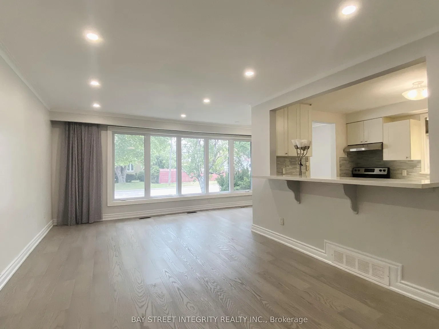 4 bed, $3,300 — Photo 2