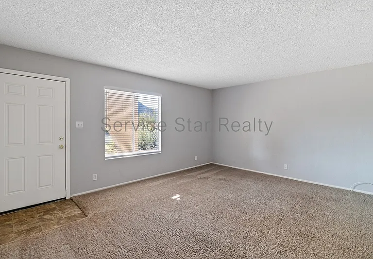 13027 N 28th St — Photo 5