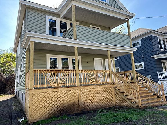 4th image of 125-27 Hope Ave