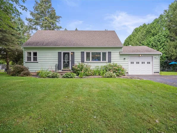 54 Harvey Ln, Spencerport, NY 14559