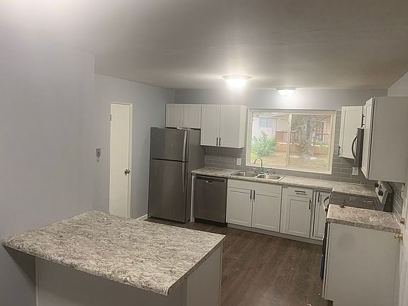 4th image of 1575 Horseshoe Dr