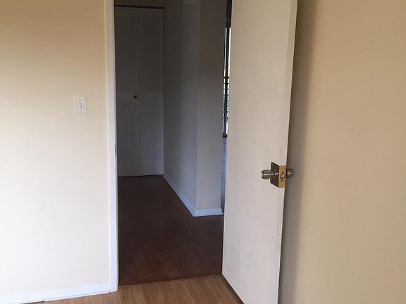 5th image of 306 Gardens Dr APT 204