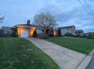 1329 Farragut St, Conway, PA 15027