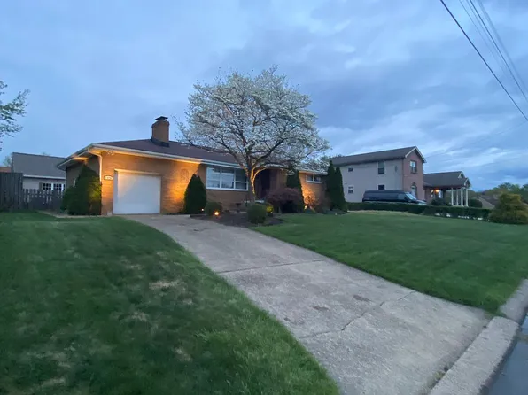 1329 Farragut St, Conway, PA 15027