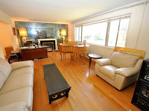 Spacious Living Room