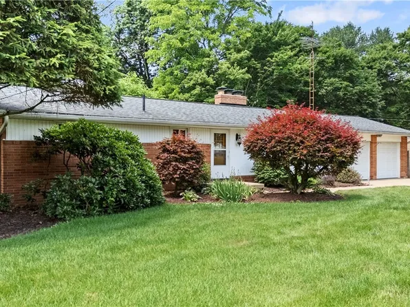 1429 Brookwood Dr NW, Canton, OH 44708