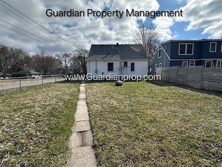 2700 Florida Ave S — Photo 19