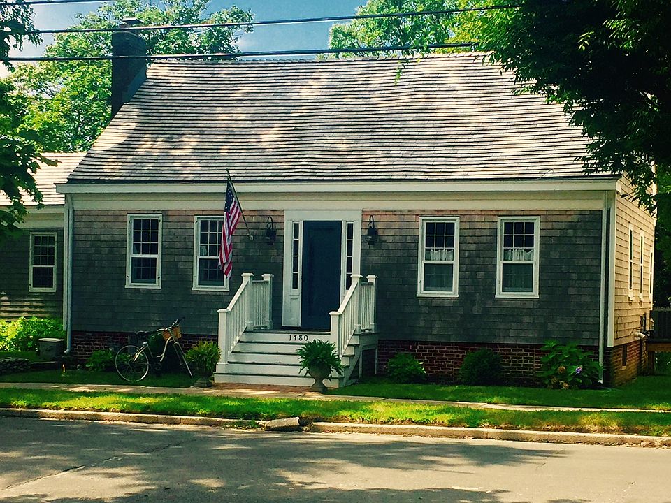 1st image of 1780 Village Ln