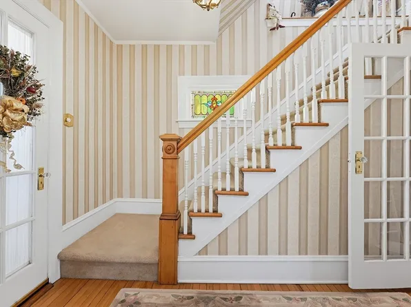 618 Robeson St, Fall River, MA 02720