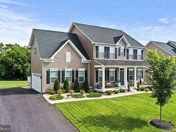 2nd image of 222 Vista Glen Rd