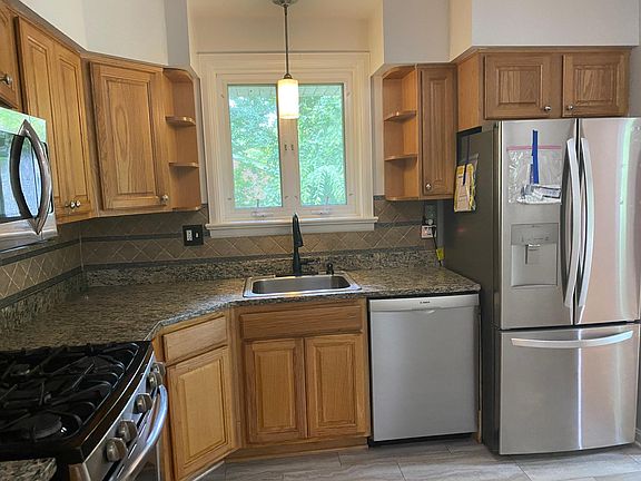 5th image of 8706 Braeburn Dr