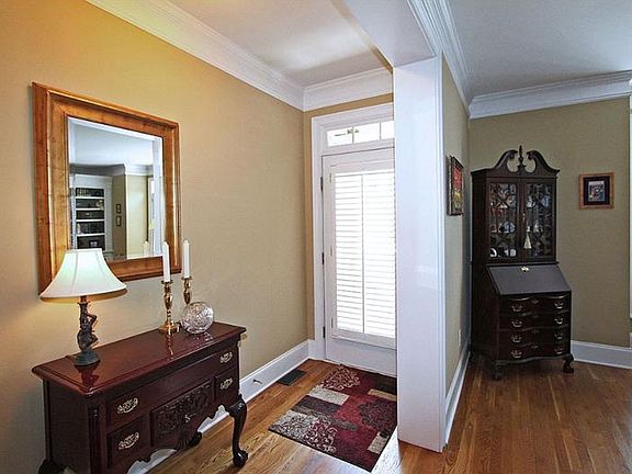 3rd image of 2602 Oglethorpe Cir