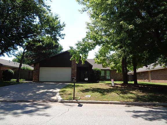 2nd image of 3107 NE Kingsbriar Dr