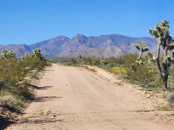261 S Wagon Trail Rd, Yucca, AZ 86438