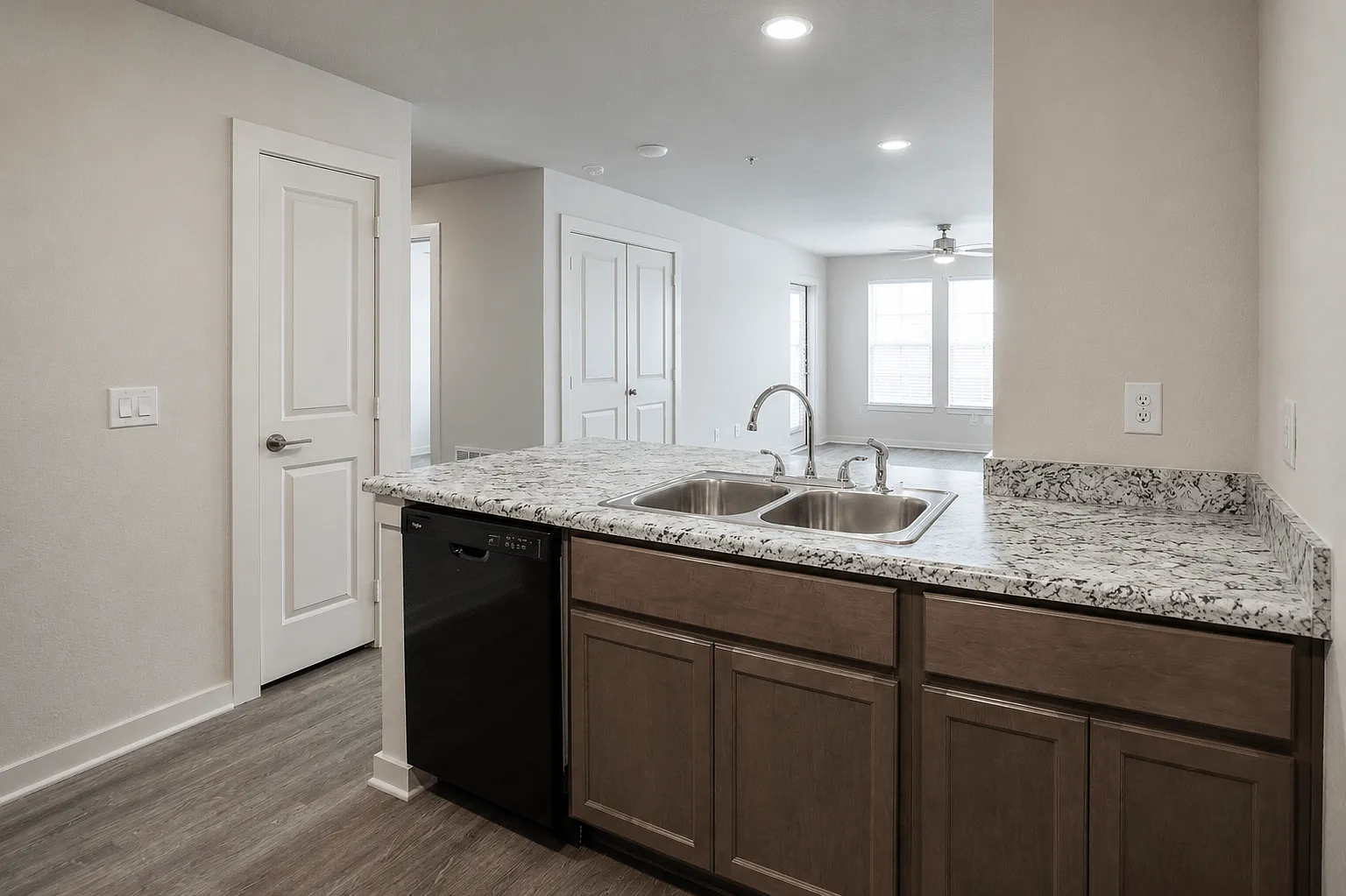 Hill View Heights — Photo 3