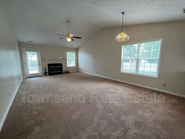 3031 Kingfisher Dr — Photo 3