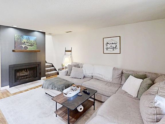 2nd image of 222 Castillian Blvd