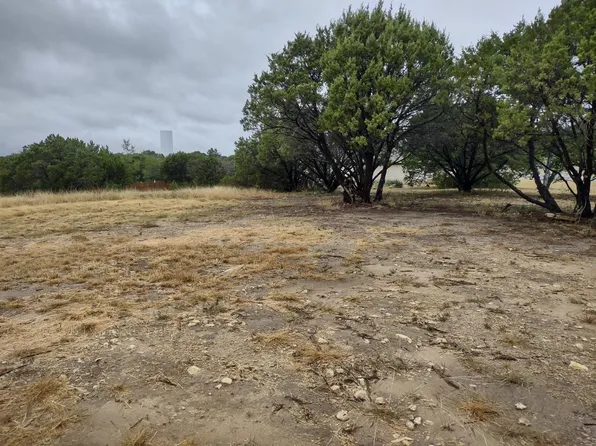 1007 W Apache Trl, Granbury, TX 76048