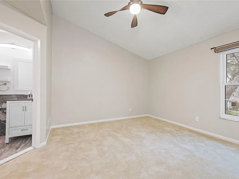 5902 Stratton Park Dr — Photo 16