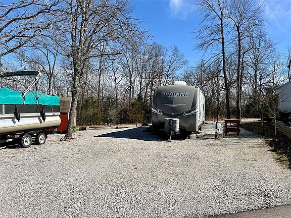 2nd image of 10 Tanglewood Dr