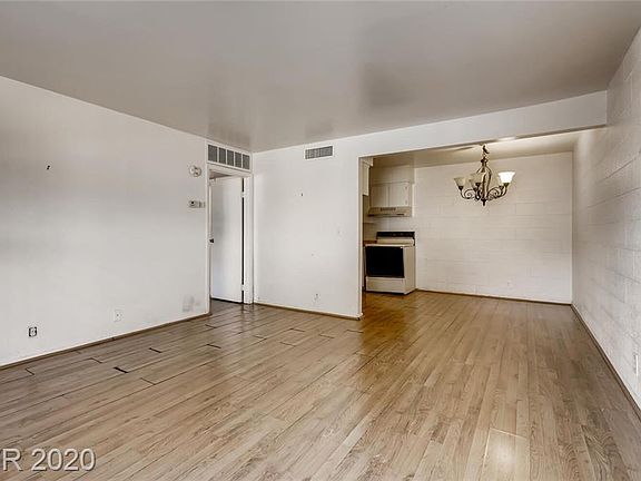 5th image of 625 Royal Crest Cir #5