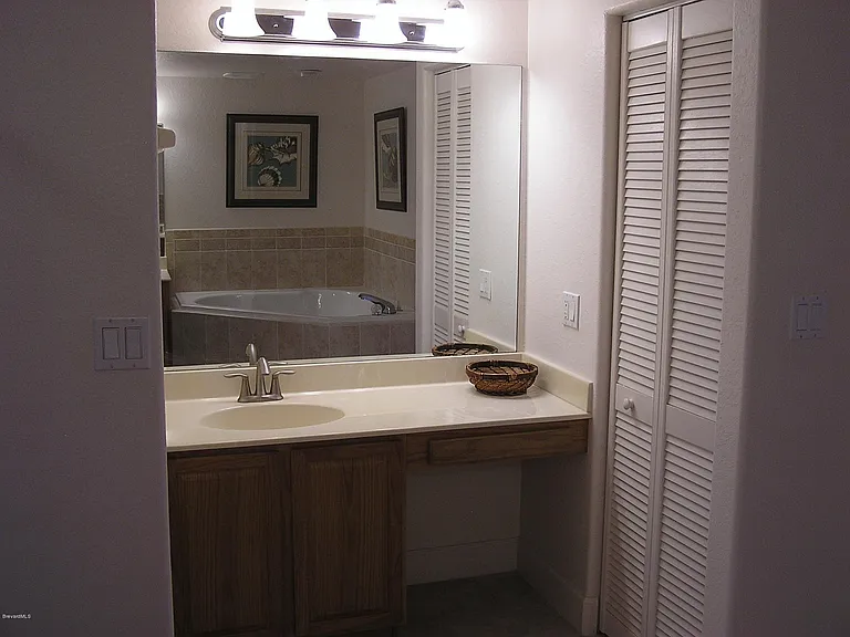 817 Mystic Dr #302 — Photo 28