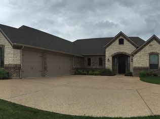 1208 Williamsburg Rd, Mansfield, TX 76063