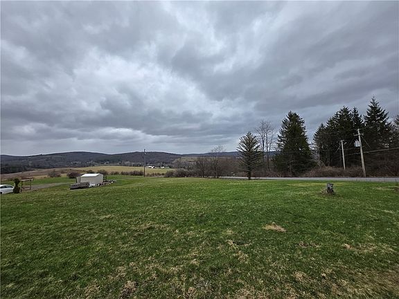 3rd image of 433 Inman Rd