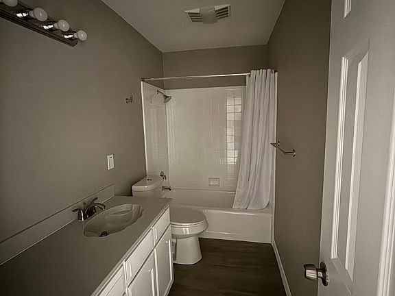 5th image of 2218 Parkside Dr