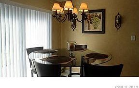 5th image of 7413 Chesterbrook Ln