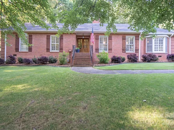 918 Nottingham Dr, Charlotte, NC 28211