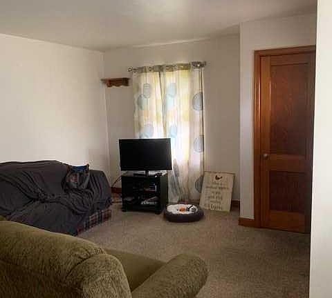 5th image of 221 E Kellogg Ave