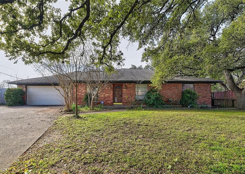 1st image of 1001 Chimney Rock Dr