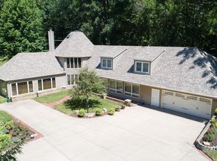 5 Heather Ln, Clinton, IA 52732