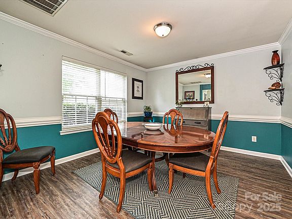 5th image of 2848 Huckleberry Hill Dr