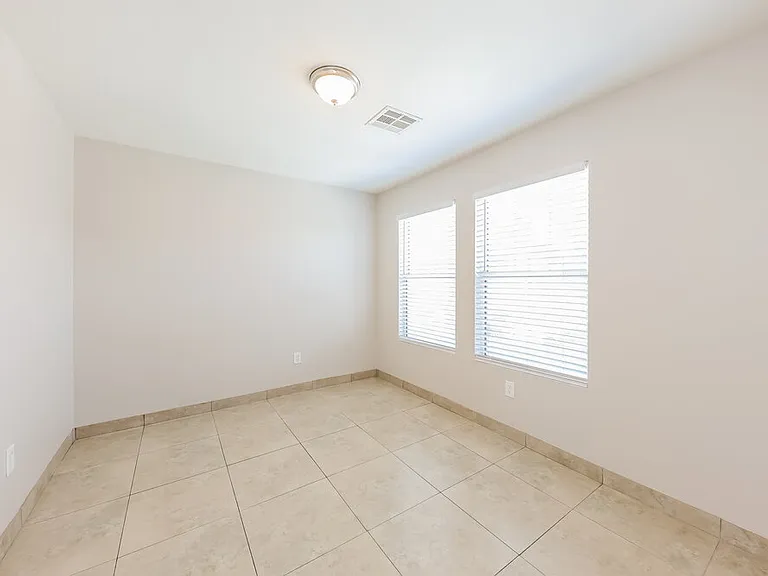 12209 W Flanagan St — Photo 13