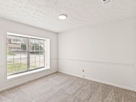 5th image of 432 Lakebow Ct