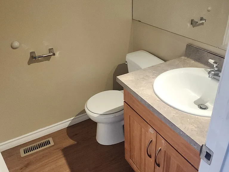 2603 Edmonton Trl NE — Photo 8