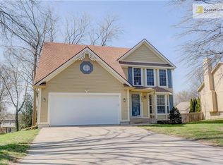 968 E Pineview St, Olathe, KS 66061