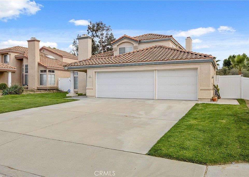 1st image of 2584 Gunnison Way