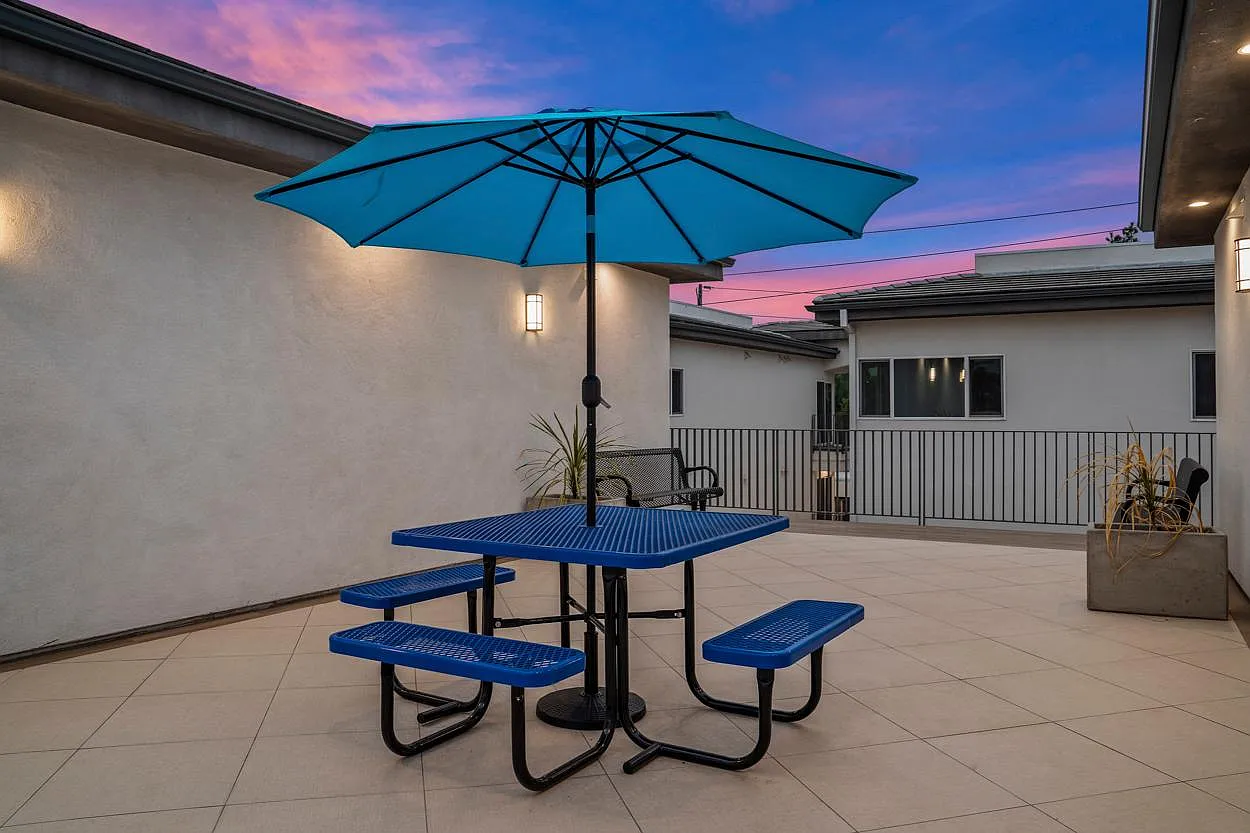 2 bed, 1290 sqft, $3,125 — Photo 2