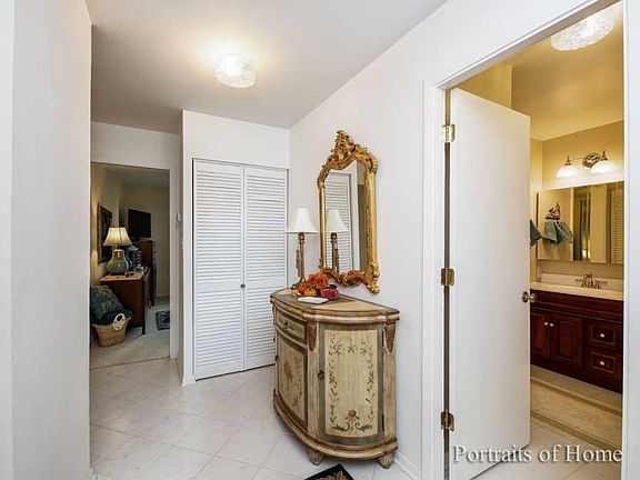 4th image of 120 Lakeview Dr APT 410