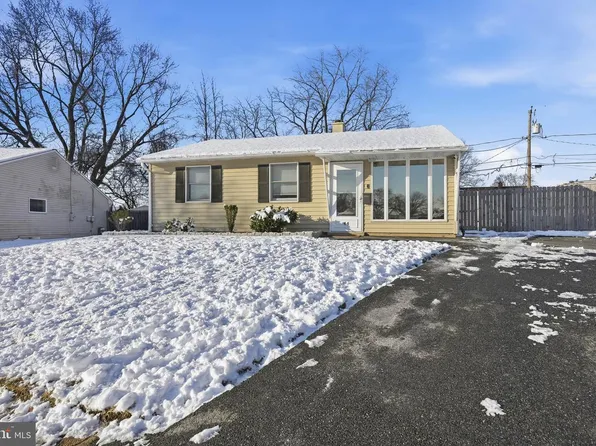 44 Wardor Ave, New Castle, DE 19720