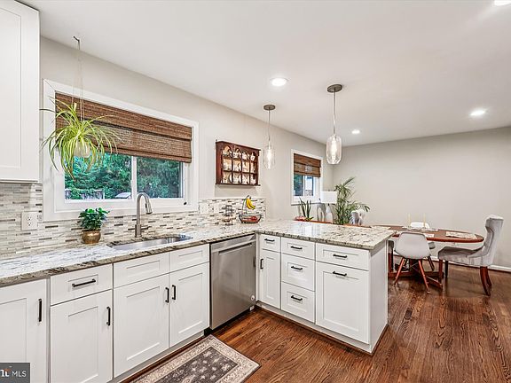 2nd image of 2893 Balmoral Dr