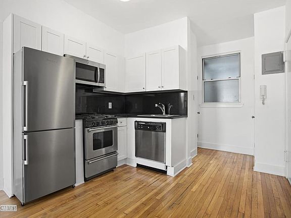 4th image of 354 W 12th St #5A