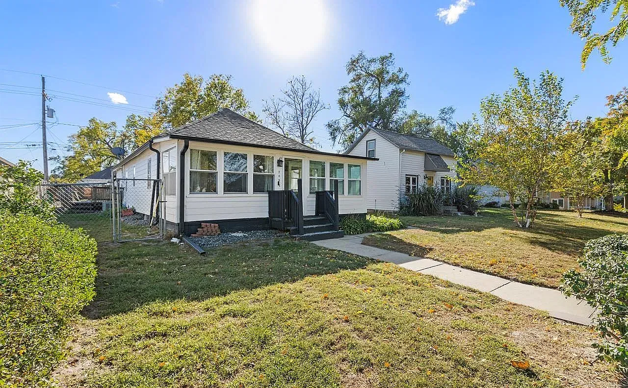 3 bed, 1904 sqft, $2,000 — Photo 3