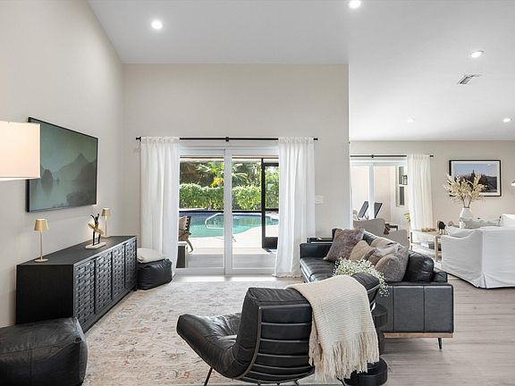 4th image of 15495 Meadow Wood Drive