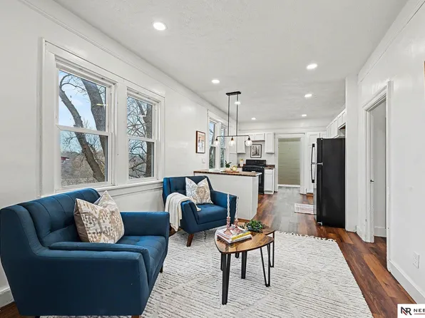 4507 S 15th St, Omaha, NE 68107