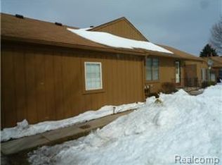 11841 Lexington Dr, South Lyon, MI